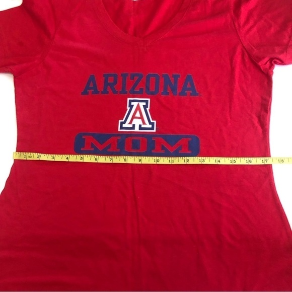 Arizona Wildcats Mom Officially Licensed V-Neck Short Sleeve T-Shirt Size M - Picture 8 of 10
